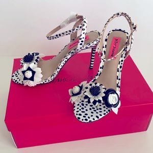 Price FIRM ~ Betsy Johnson Fluer Dalmatian